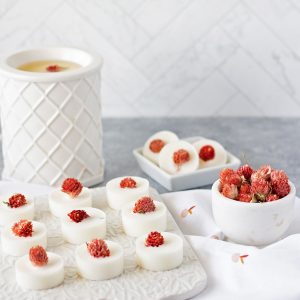 If you’re thinking making candles from scratch sounds way too hard, why not start with learning how to make wax melts first? These creamy soy wax melts with dried flowers take just minutes to make!