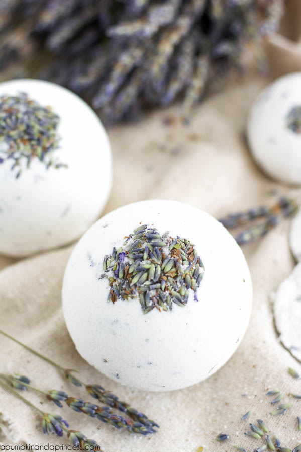 Whether you’re a bath bomb addict or are looking for last-minute gift ideas, this lavender bath bomb recipe is a must-try. 