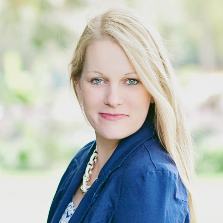 Farmhouse Chic Author