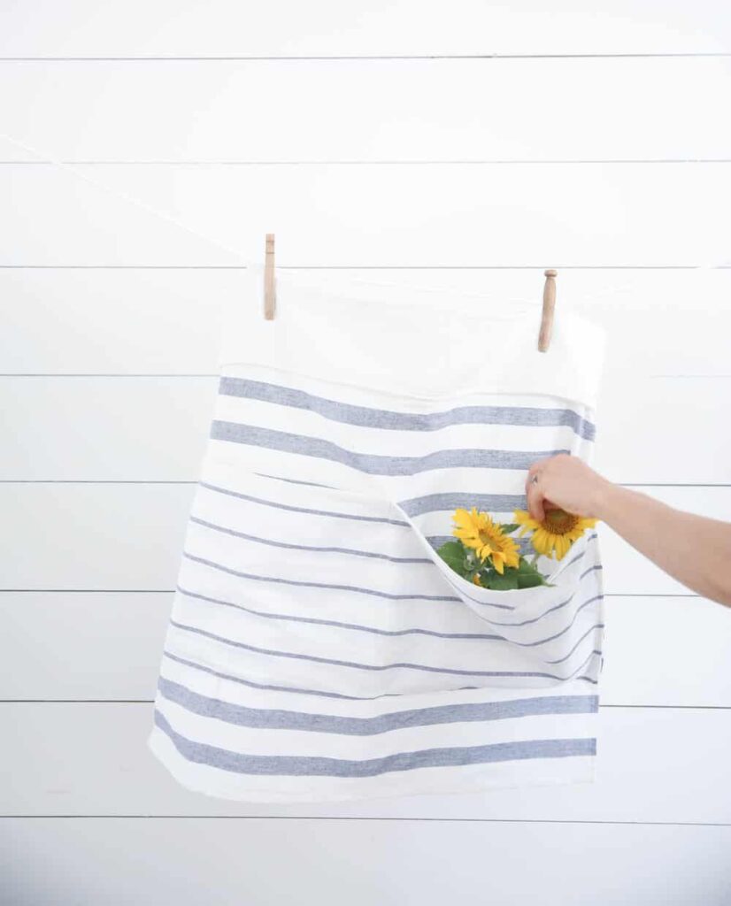 That’s where this easy-to-make garden apron DIY comes into play! Who said an apron can’t be made out of IKEA towels?